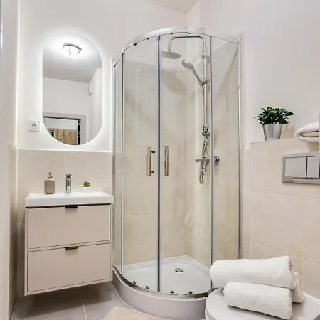 Kamienica Przy Kinie, Parking & Balkon-blisko Mtp Poznan